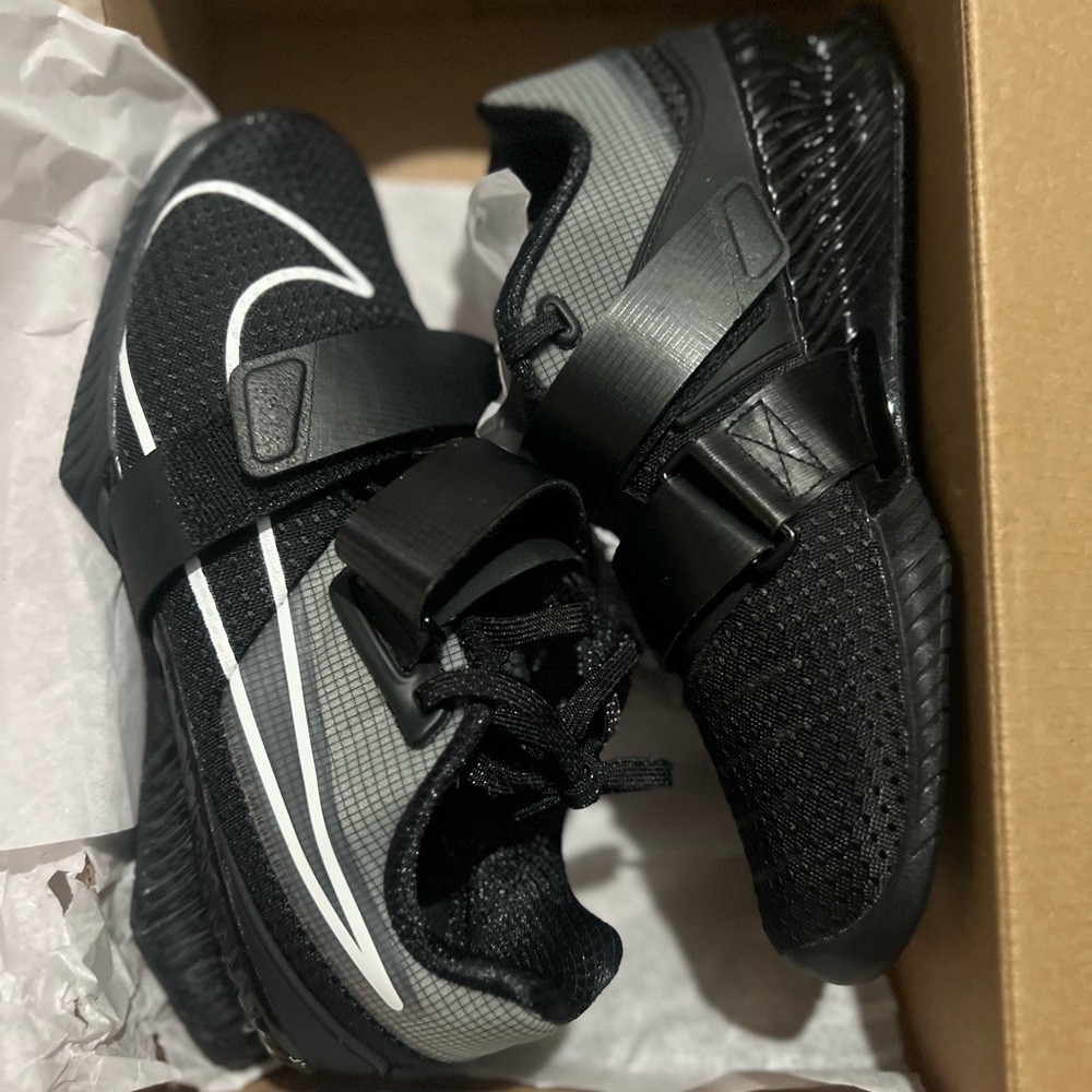 Romaleos 4 Weightlifting shoes. Do not fit me they run a size small and narrow.